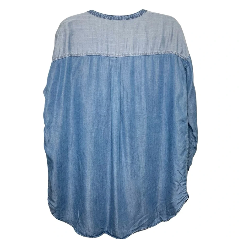 Lolé Blue Chambray Denim Shirt Sz L Relaxed Fit Flwy Lyocell Long sleeve Blouse - Picture 2 of 14